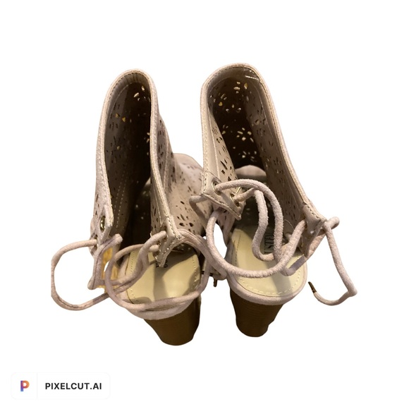 JustFab heels, eyelet cut outs 8 1/2 - Picture 2 of 4